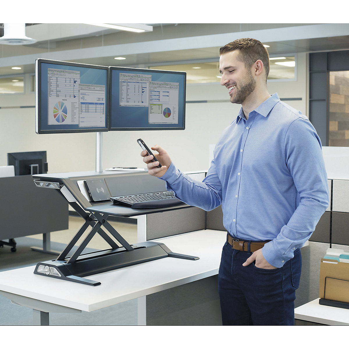 Estación para trabajar sentado y de pie Lotus™ DX – Fellowes (Imagen del producto 2)-1