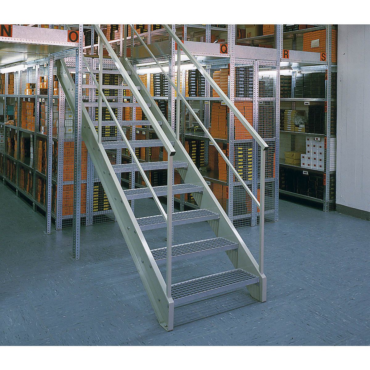 Magazijn schroefstelling, lichtgrijs RAL 7035, middelzwaar – eurokraft pro (Productafbeelding 3)-2