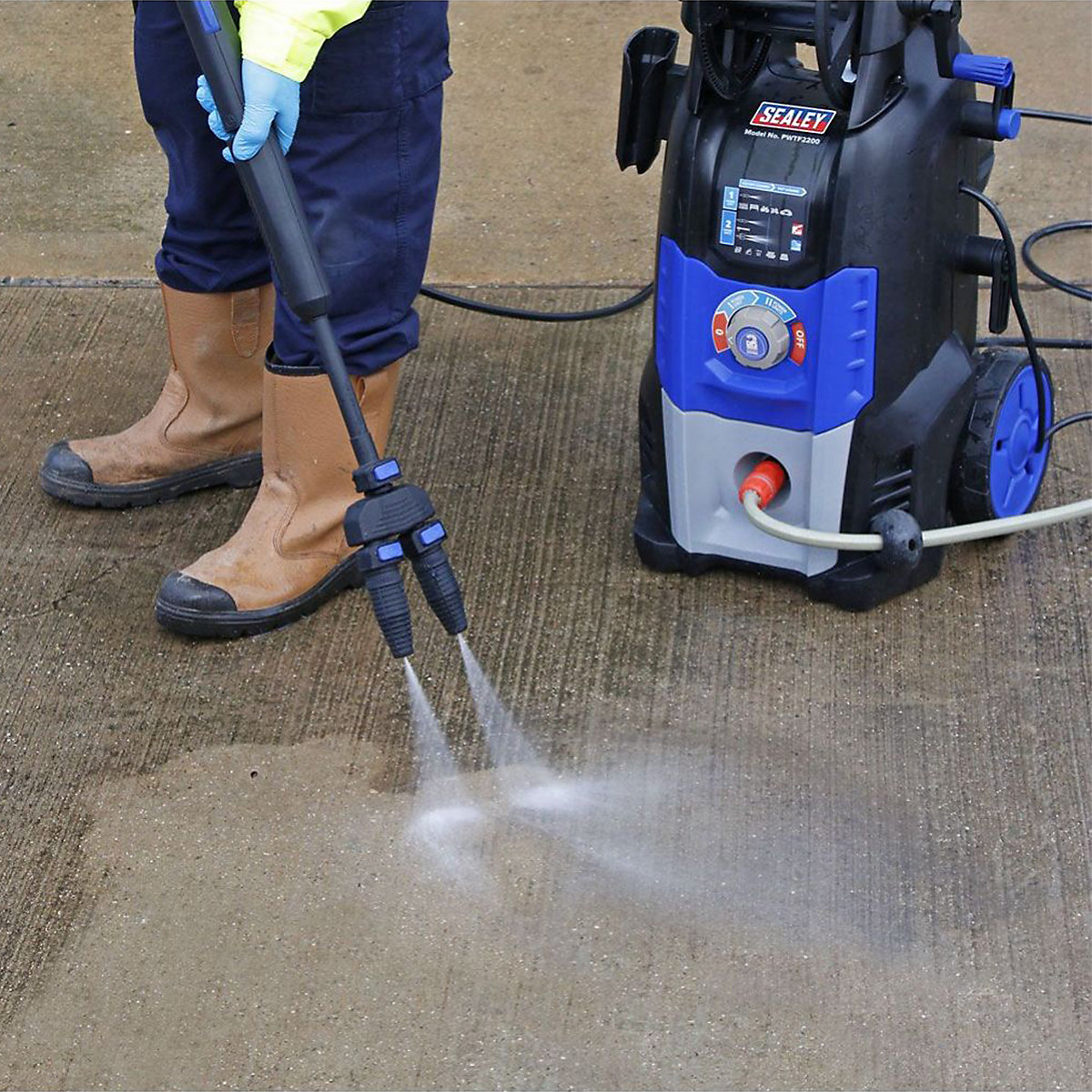 Sealey Industrial Pressure Washer | Twin Pump With TSS And Rotablast Nozzle | 810L/hr | 150bar (Product illustration 2)-1