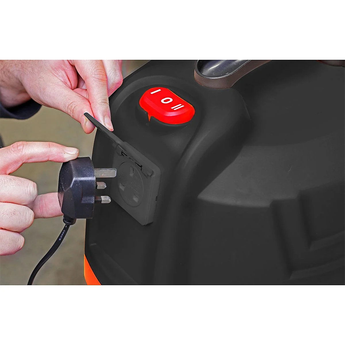 Sealey PC300BL 30L Wet and Dry Vacuum Cleaner | Power Clean | Double Stage Cyclone | 1200W | 230V (Product illustration 3)-2