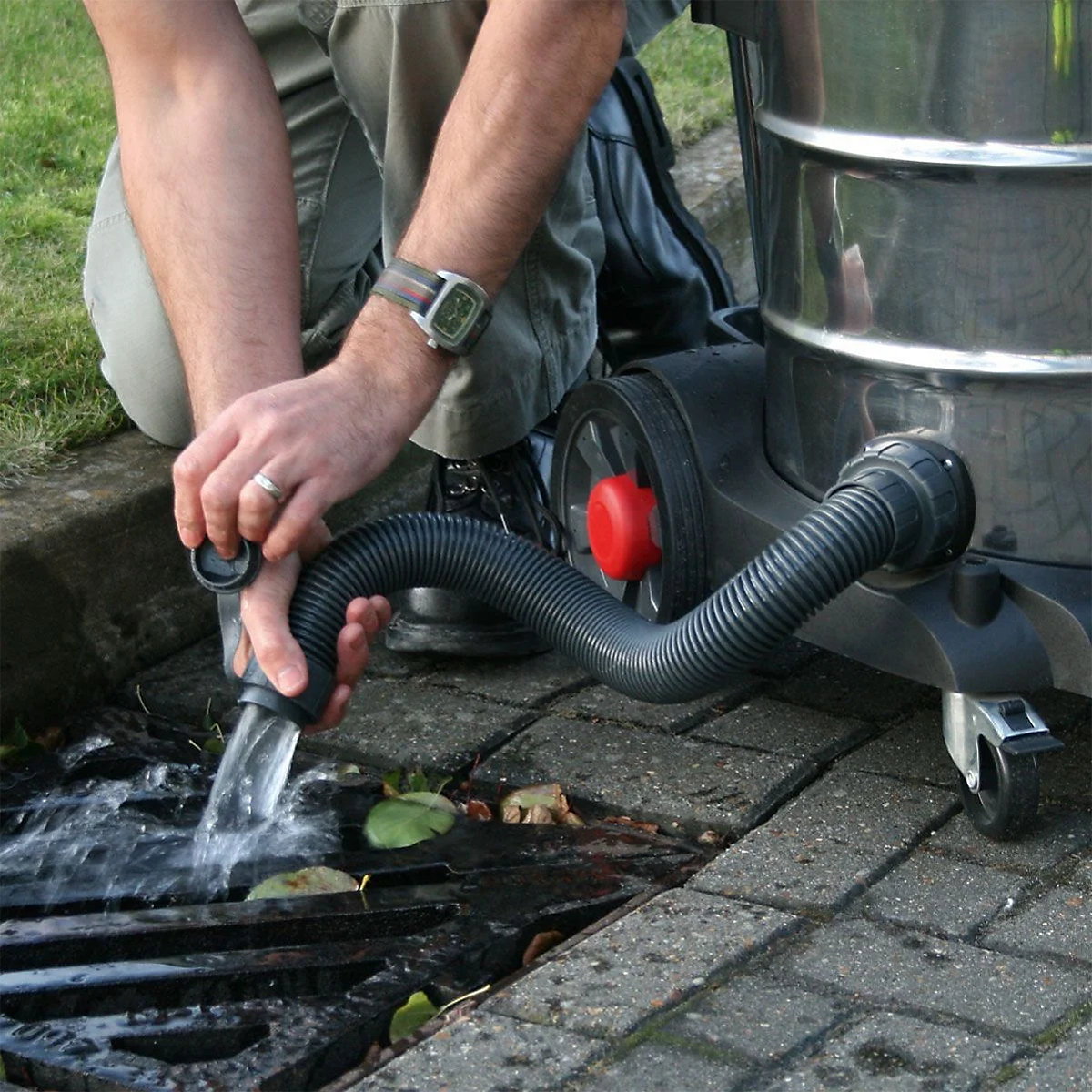 Sealey PC460 60L Wet and Dry Vacuum | Stainless Steel | Power Clean | 1600W | 230V (Product illustration 2)-1