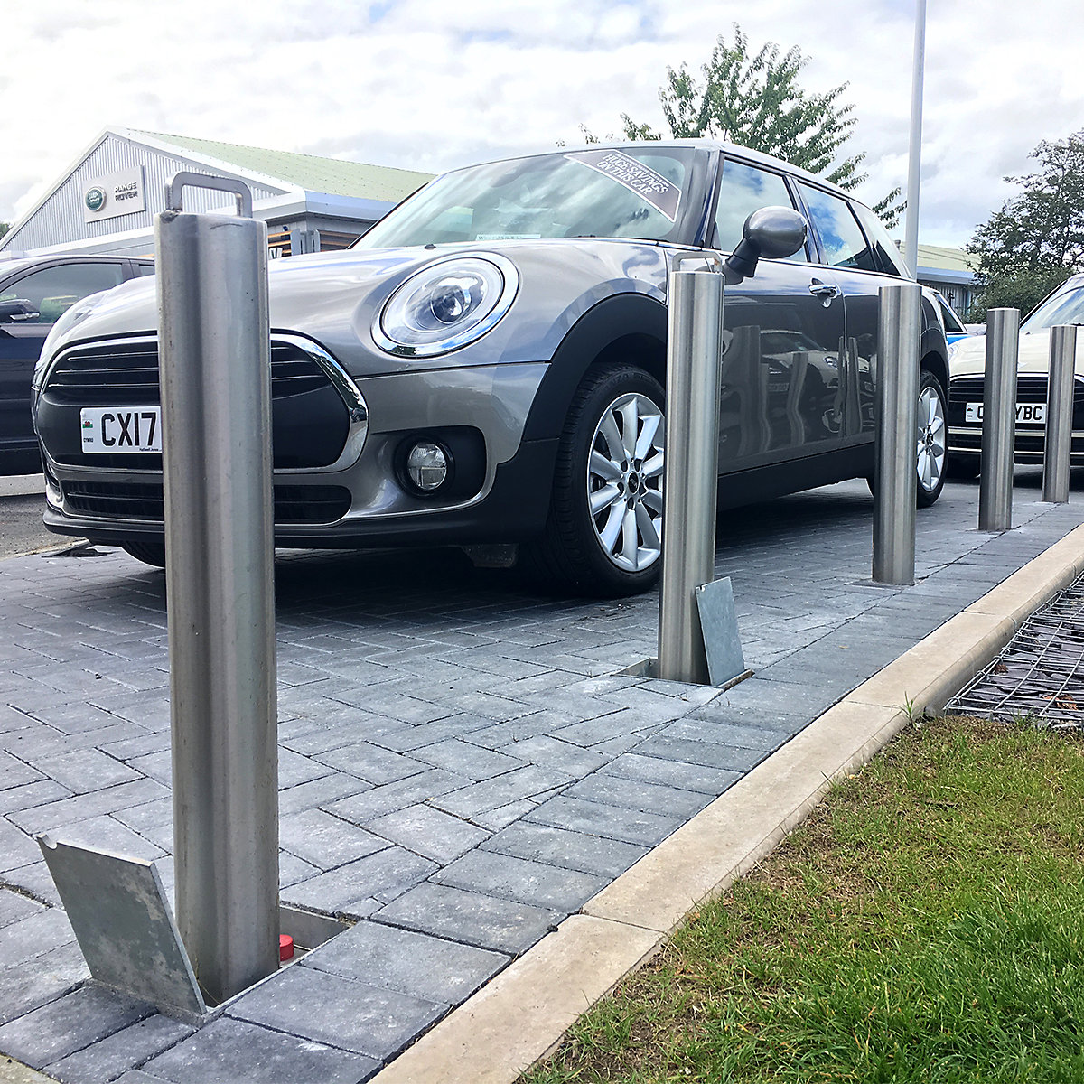 Autopa RetractaPost-GL 900 Retractable Parking Post | Standard or Lift Assist