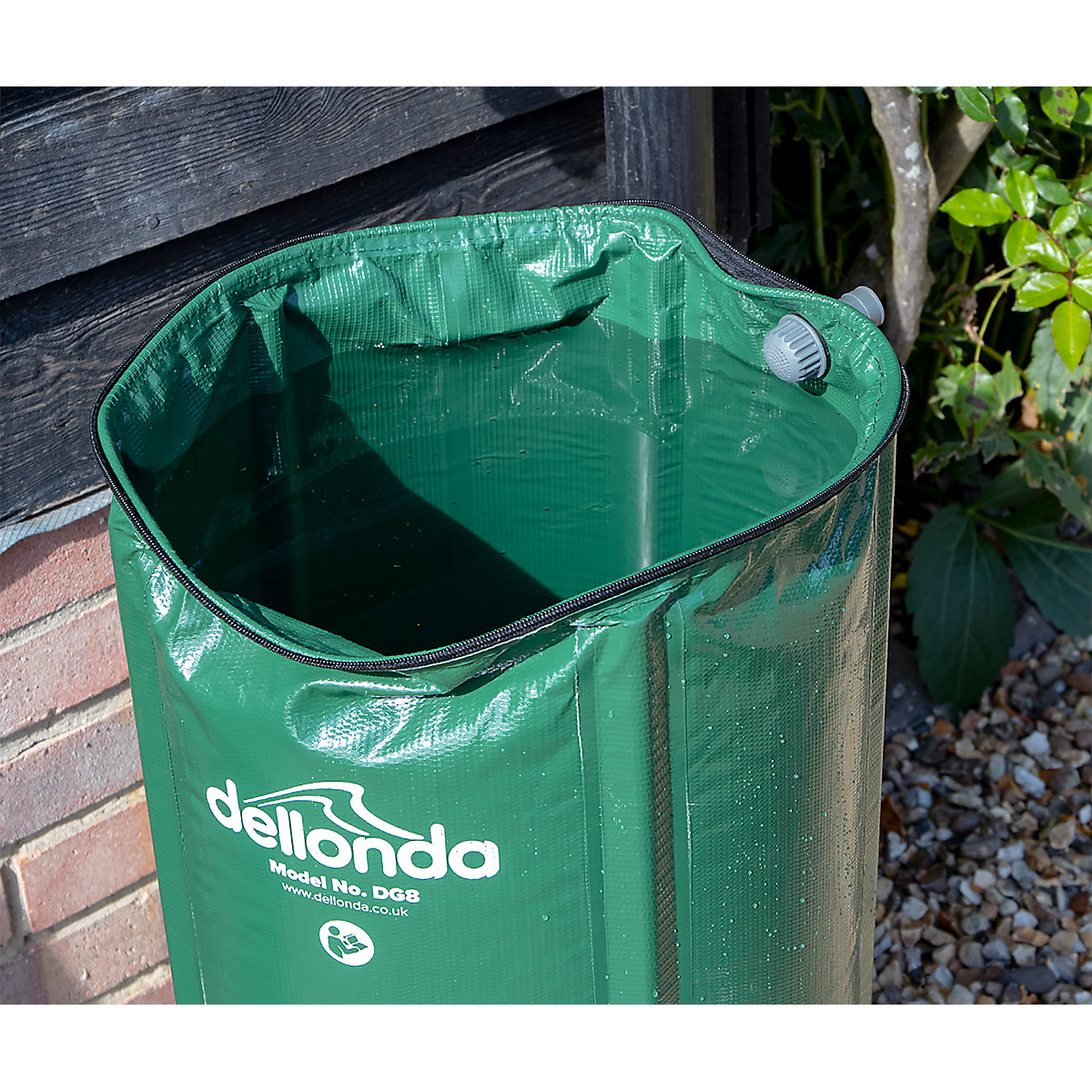Dellonda 250L Collapsible PVC Garden Water Butt | Zipped Lid & Drain Tap (Product illustration 5)-4
