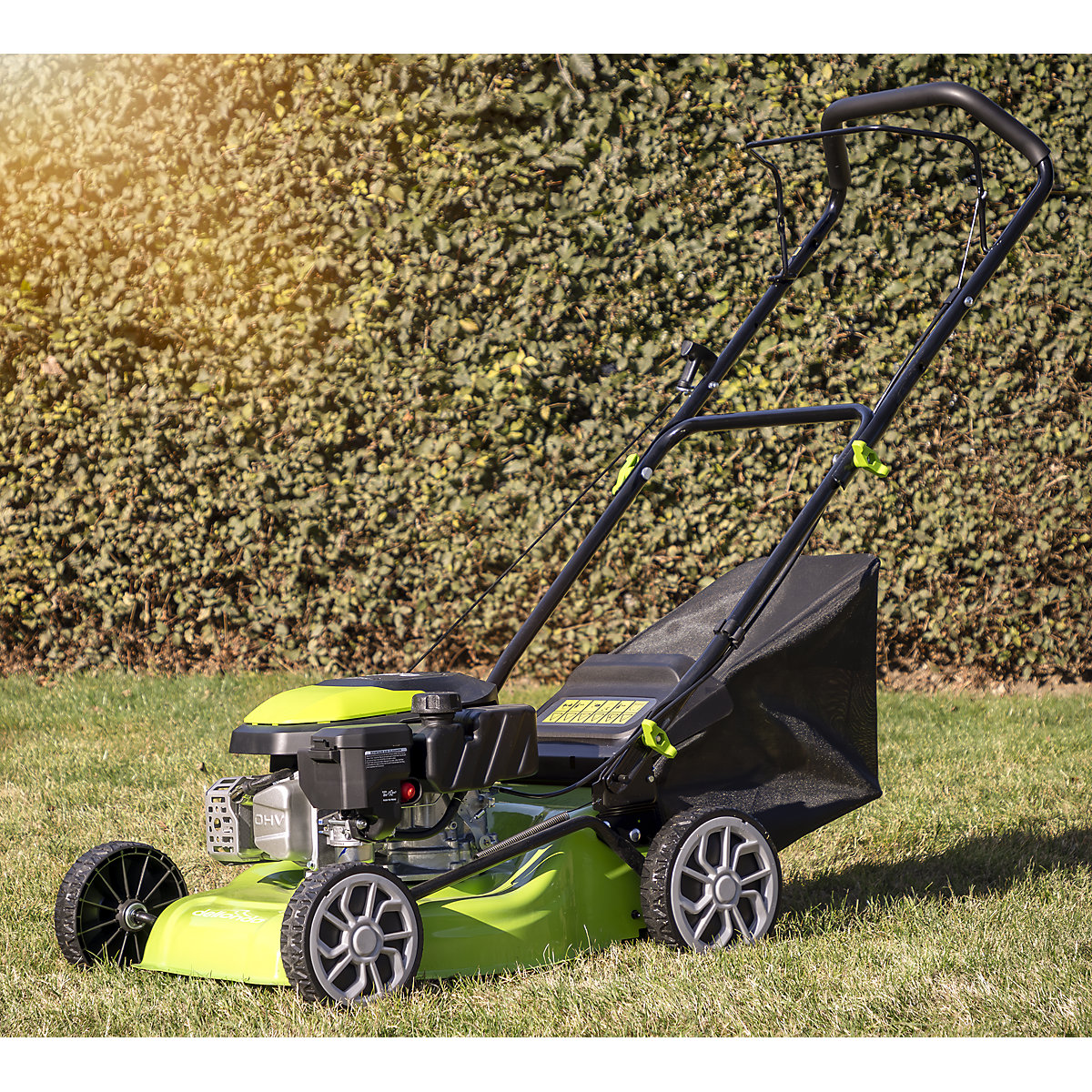 Dellonda Hand-Propelled Petrol Lawn Mower (Product illustration 14)-13