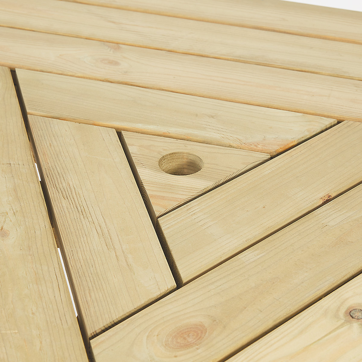 Triangle Picnic Table | 6-9 Seater (Product illustration 3)-2