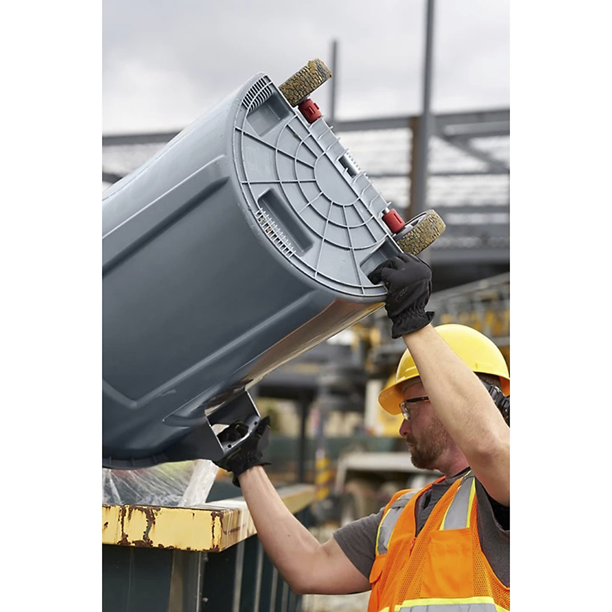 Rubbermaid BRUTE Wheelie Container Bin | 167L (Product illustration 5)-4