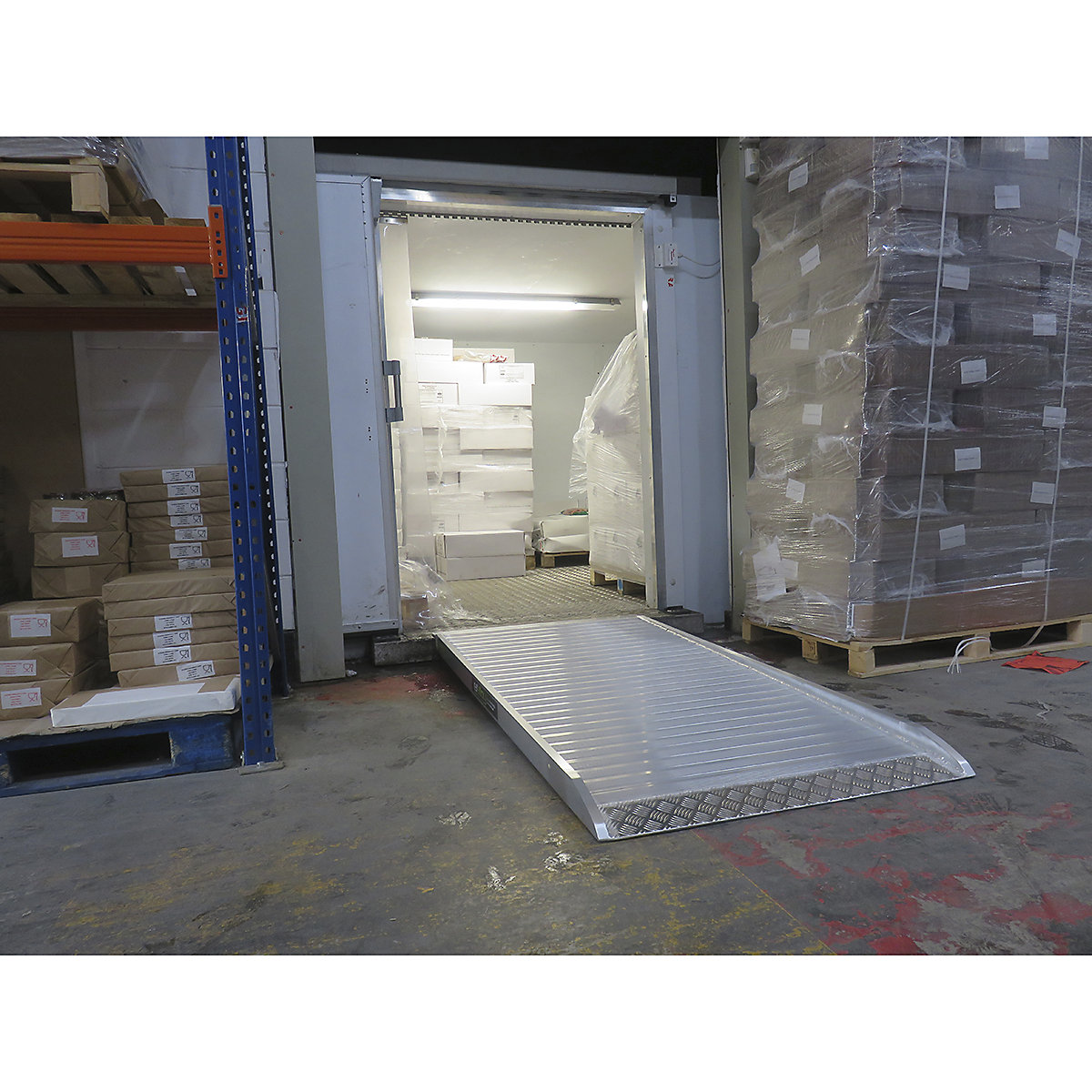 Alloy Ramps Flat-Top Aluminium Container Ramp (Product illustration 3)-2