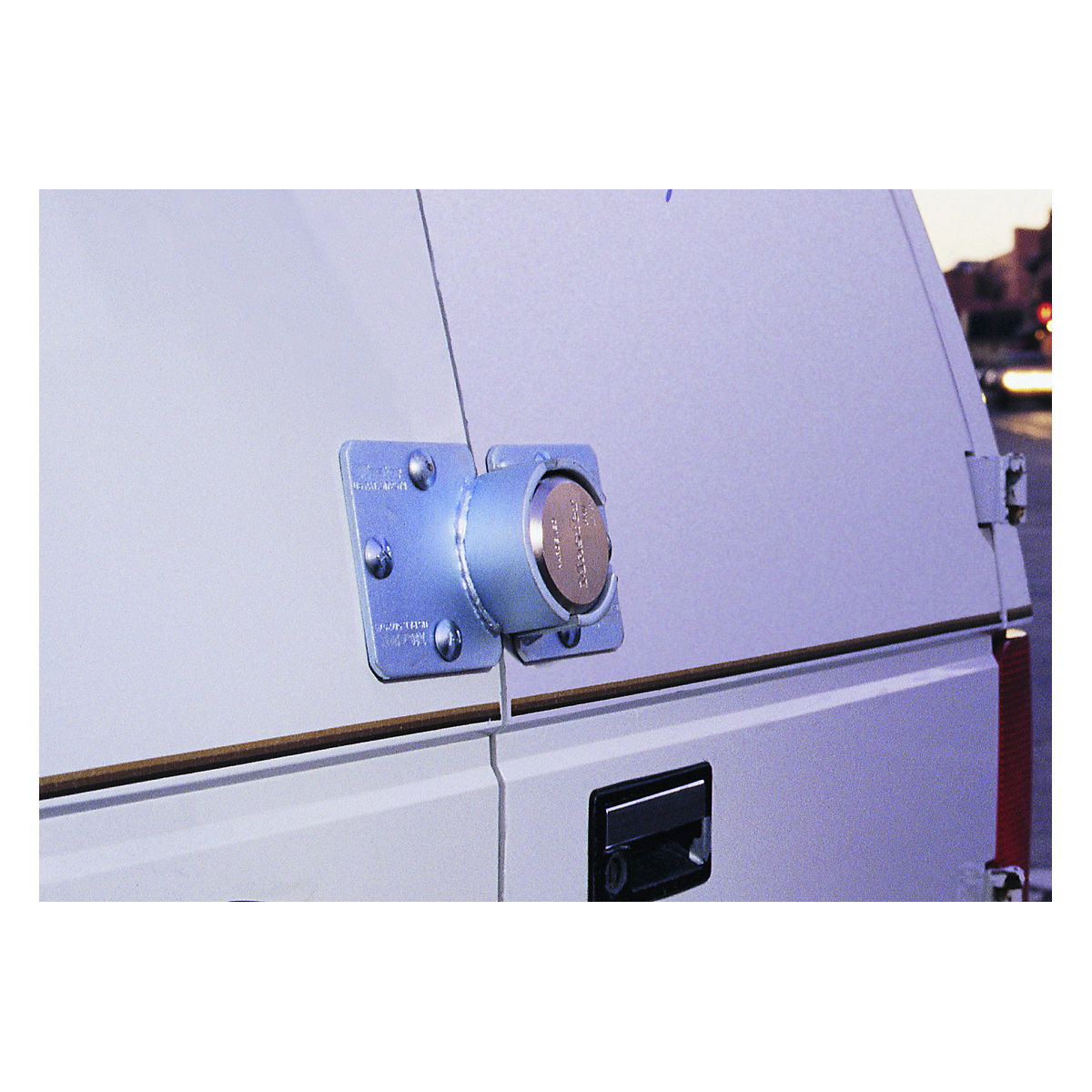 Chiusura con barra resistente – Masterlock (Foto prodotto 3)-2