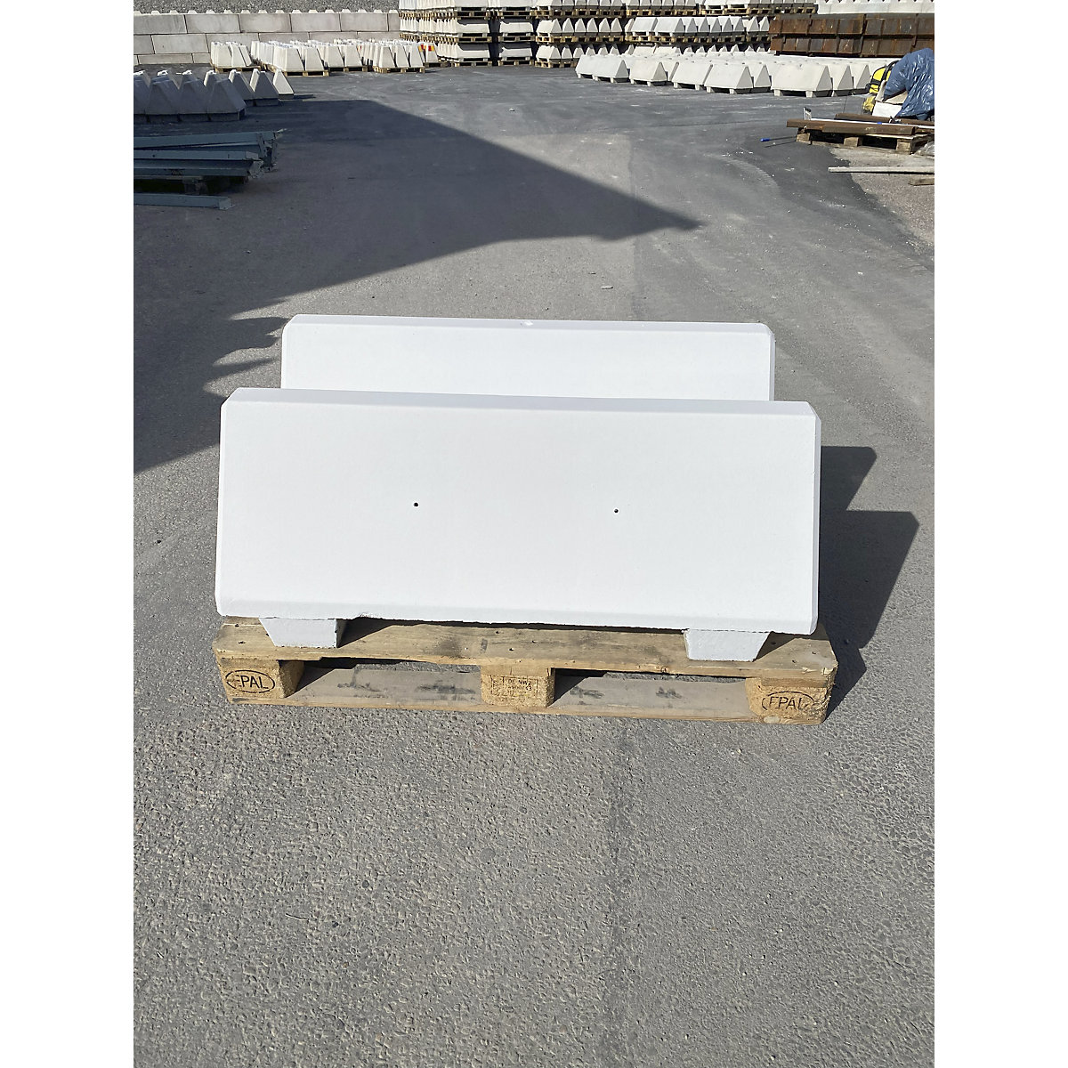 Barriera in cemento, lungh. x largh. x alt. 1090 x 390 x 465 mm (Foto prodotto 2)-1
