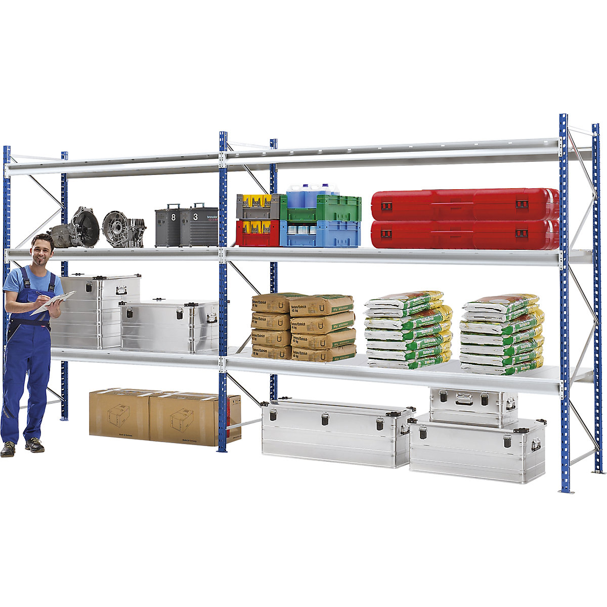 Heavy duty wide span shelving with mesh panel modules