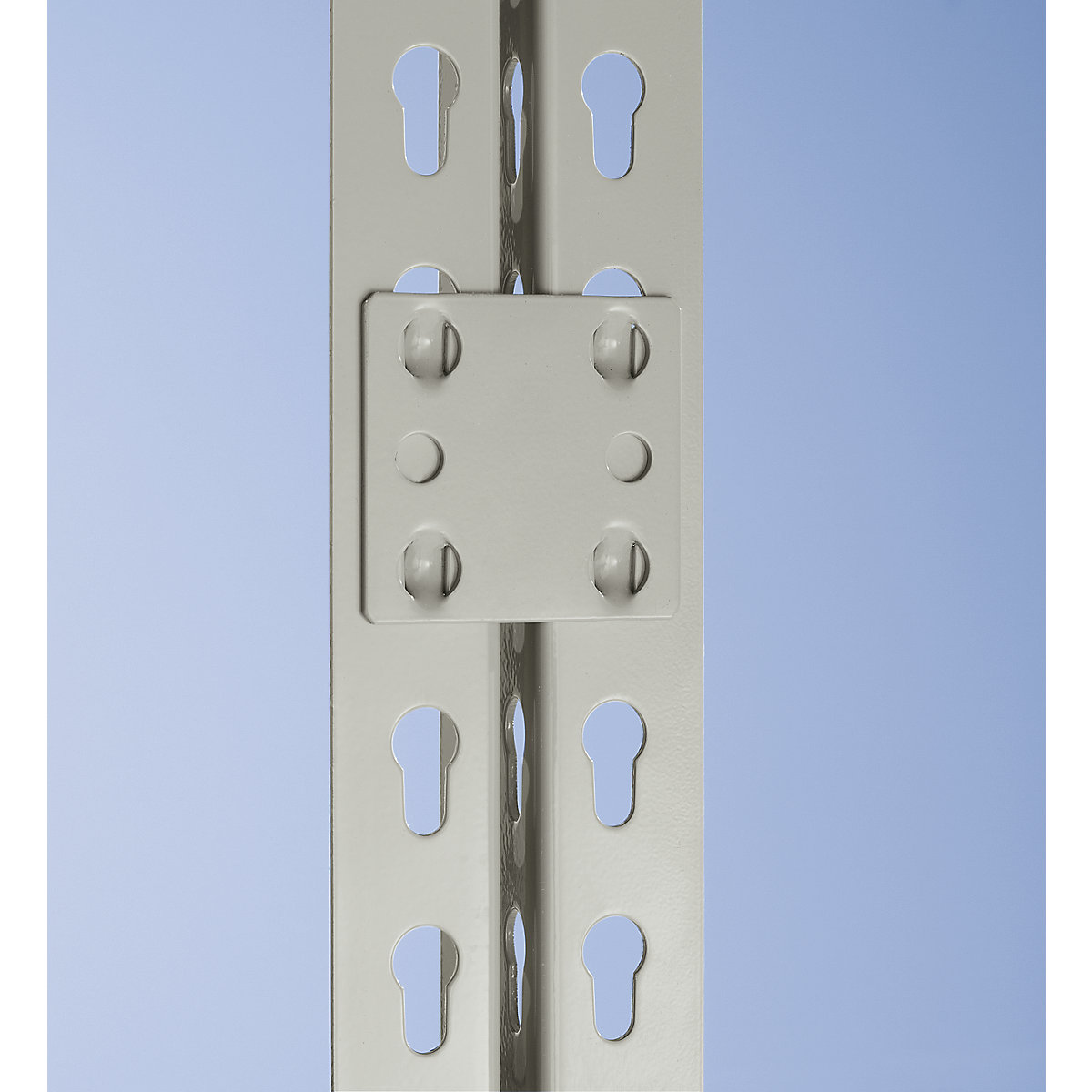 Combination boltless shelving component