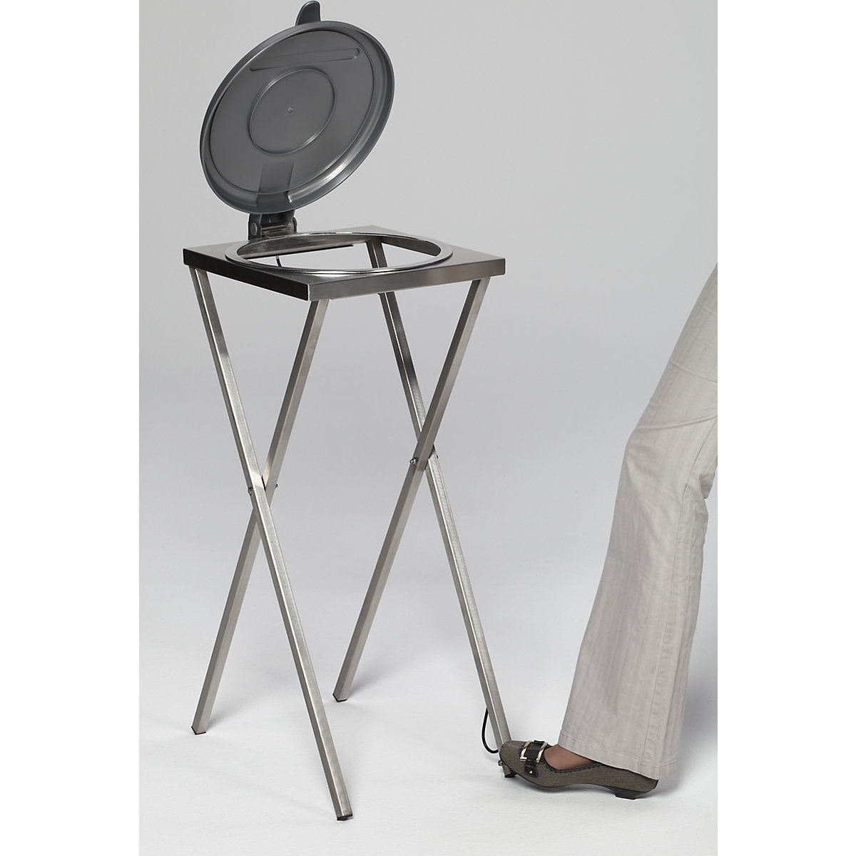 Suport igienic pentru sac de gunoi, din inox – VAR, pentru volum 120 l, pedală pentru deschiderea capacului, gri-argintiu-0