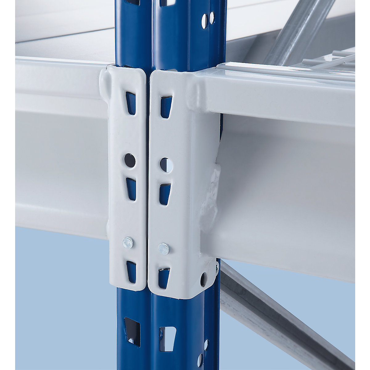 Heavy duty wide span shelving with moulded chipboard shelf panels – Manorga (Product illustration 6)-5