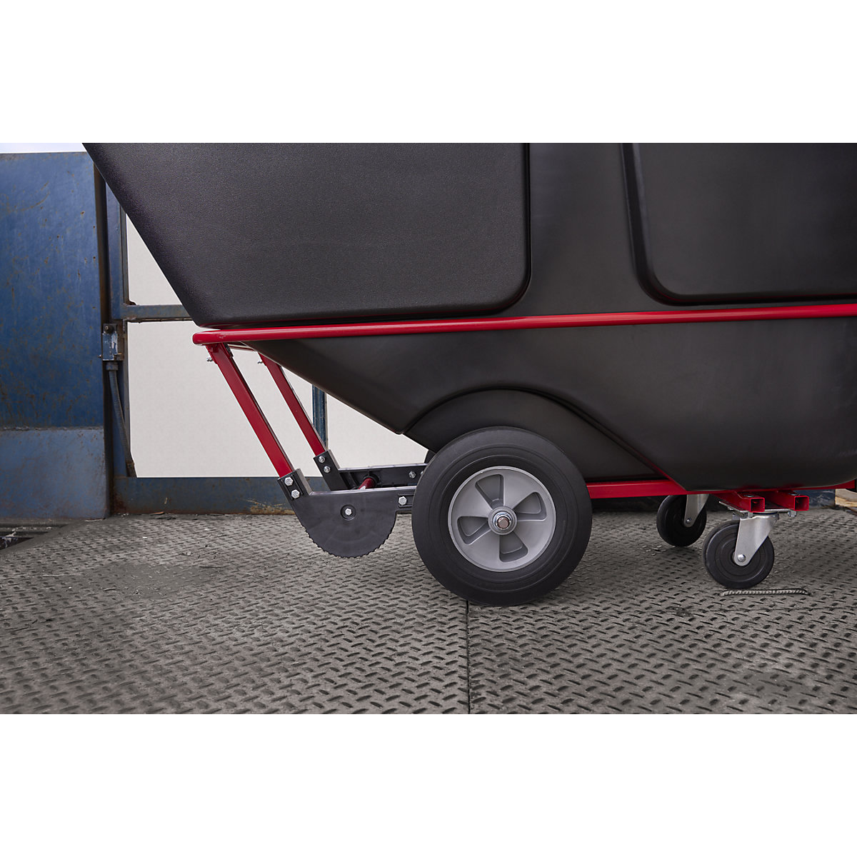 Brute tipping skip made of plastic – Rubbermaid (Product illustration 5)-4