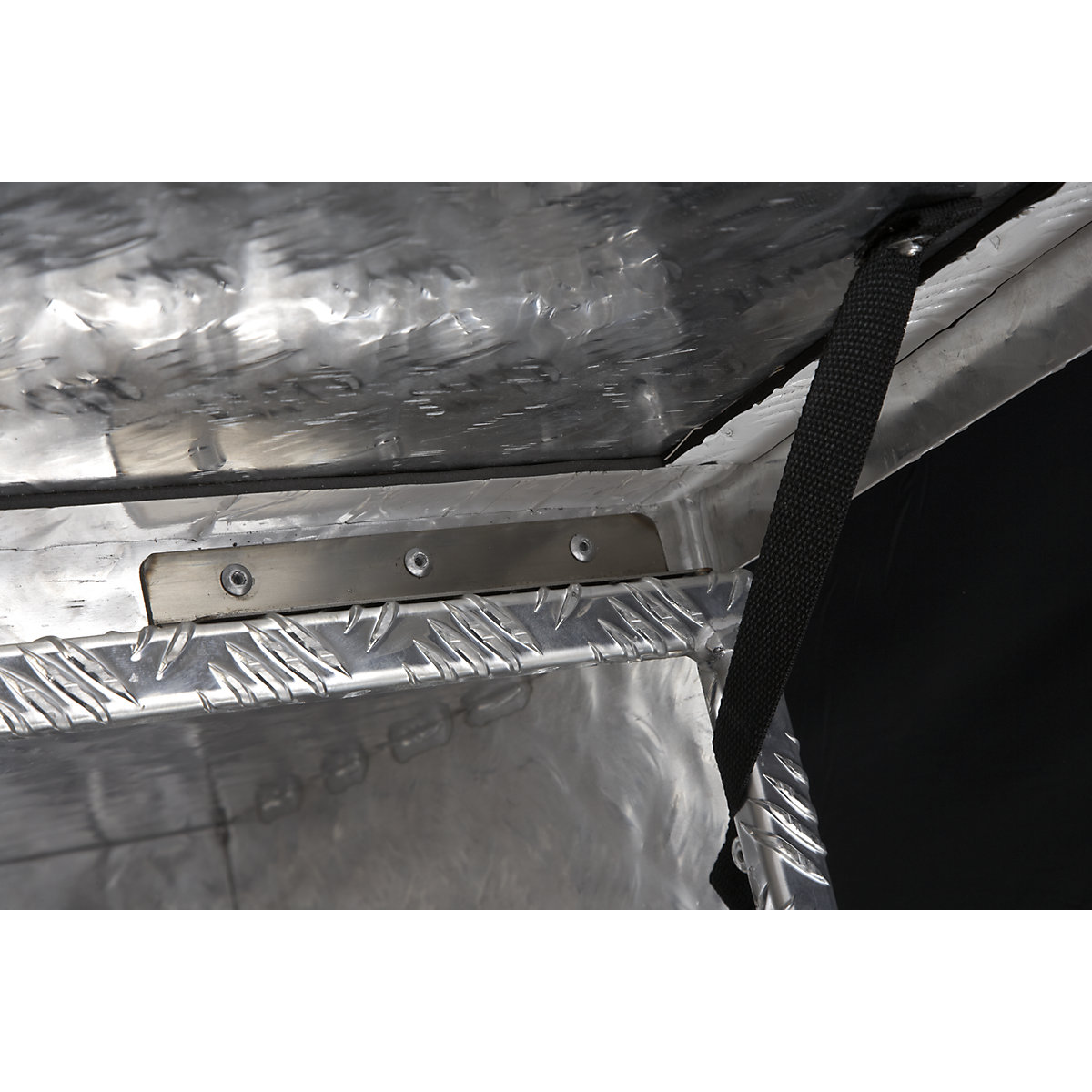 Aluminium chequer plate transport case (Product illustration 4)-3