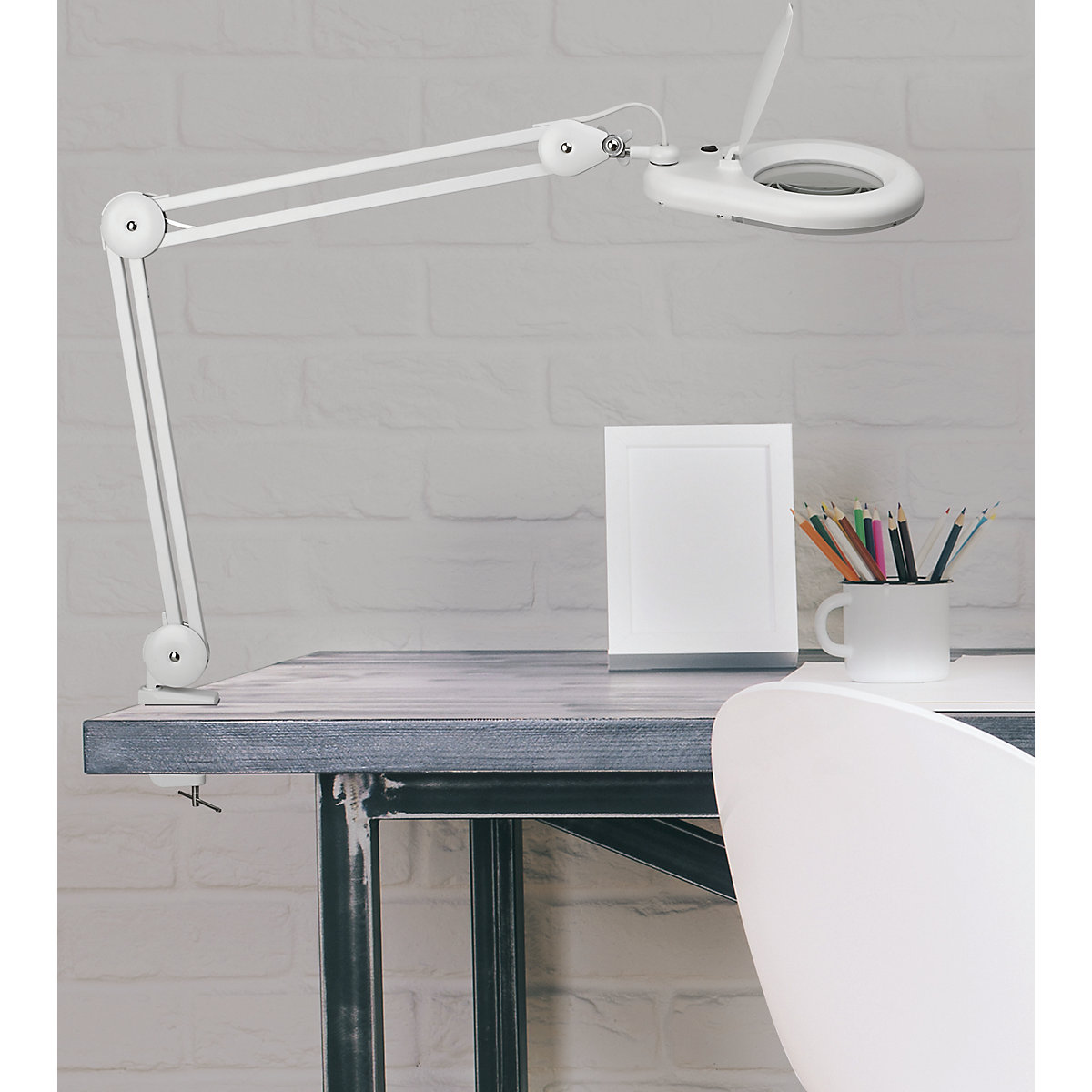 Lámpara LED con lupa MAULviso IP54 – MAUL (Imagen del producto 2)-1