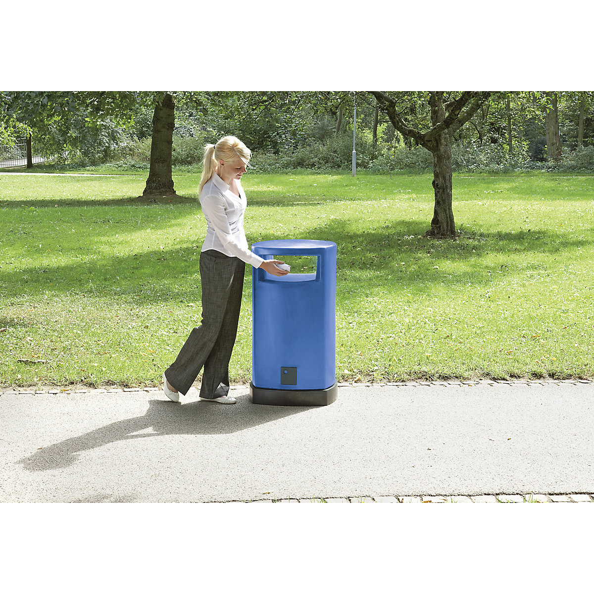 Plastic waste collector for outdoor use (Product illustration 4)-3