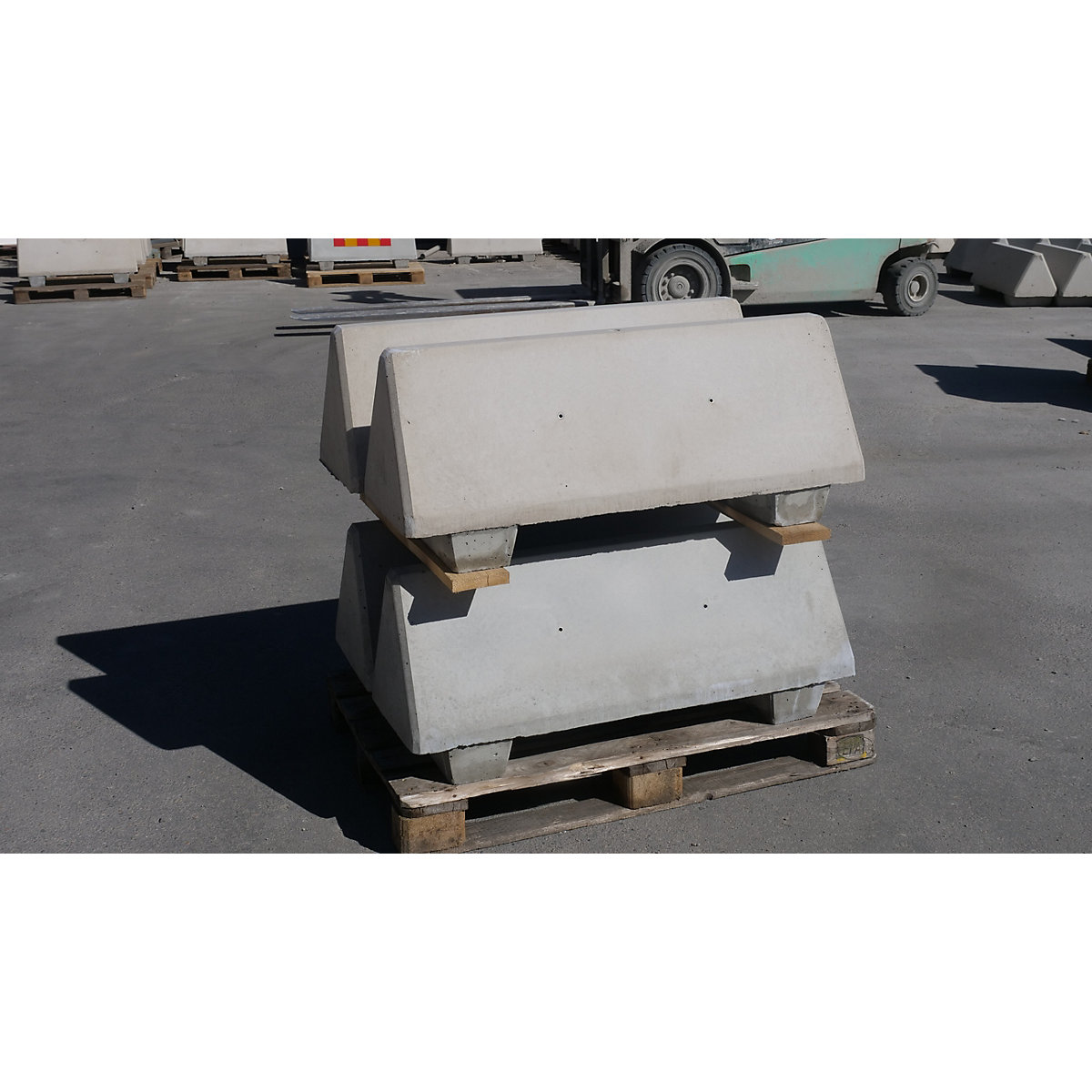 Concrete barrier, LxWxH 1090 x 390 x 465 mm (Product illustration 5)-4