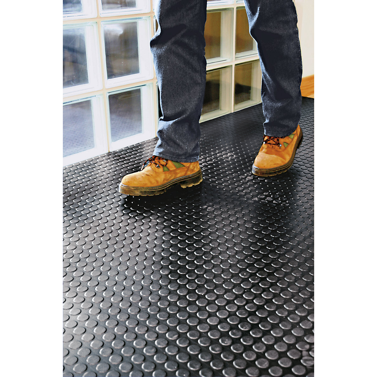 COBAdot natural rubber matting with nitrile component – COBA (Product illustration 2)-1