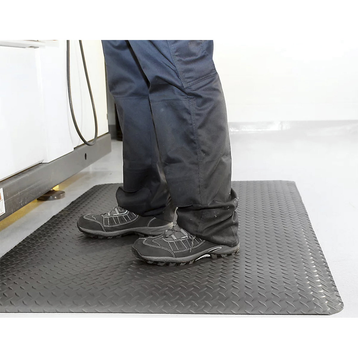 COBA Europe Deckplate Anti-Fatigue Mat (Product illustration 3)-2