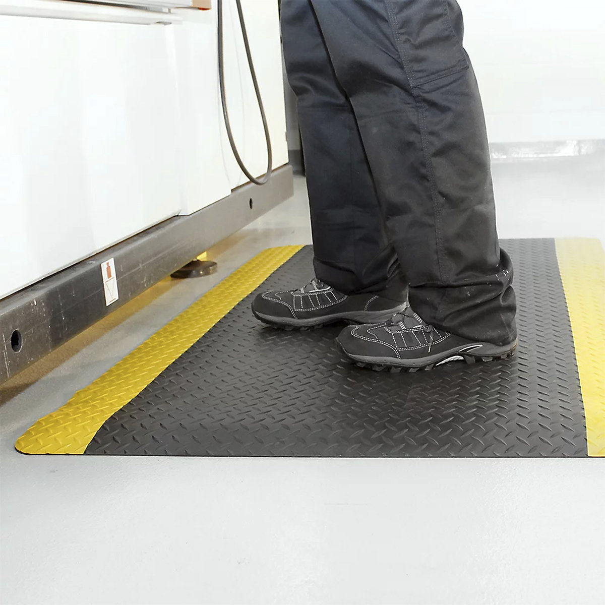 COBA Europe Deckplate Safety Anti-Fatigue Mat (Product illustration 3)-2