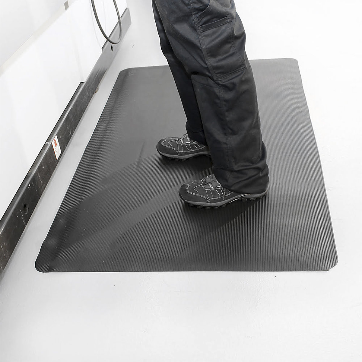 COBA Europe Fluted Anti-Fatigue Mat (Product illustration 2)-1