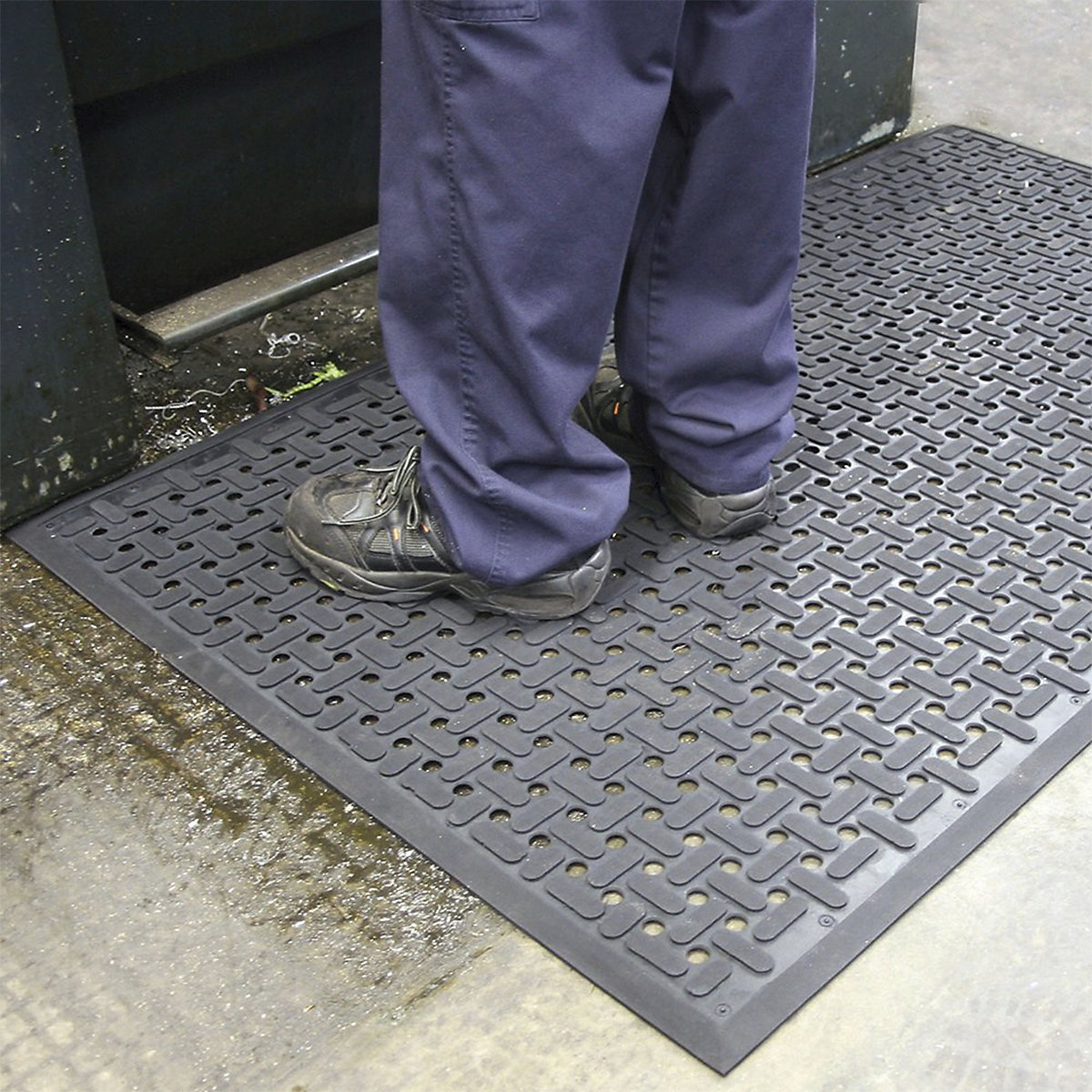 COBA Europe K-Mat Rubber Safety Mat (Product illustration 3)-2