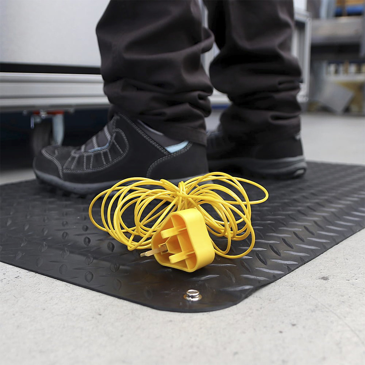 COBA Europe Deckplate Anti-Static Mat (Product illustration 3)-2