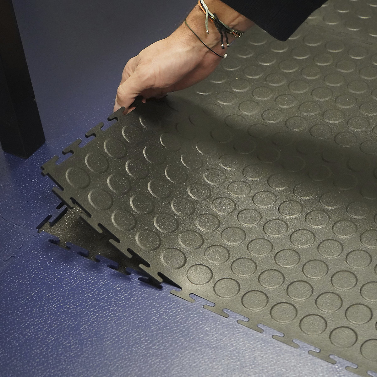 BiGDUG Anti-Fatigue Interlocking Floor Tiles (Product illustration 2)-1