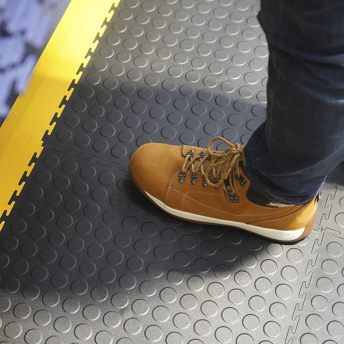 BiGDUG Anti-Fatigue Interlocking Floor Tiles (Product illustration 3)-2