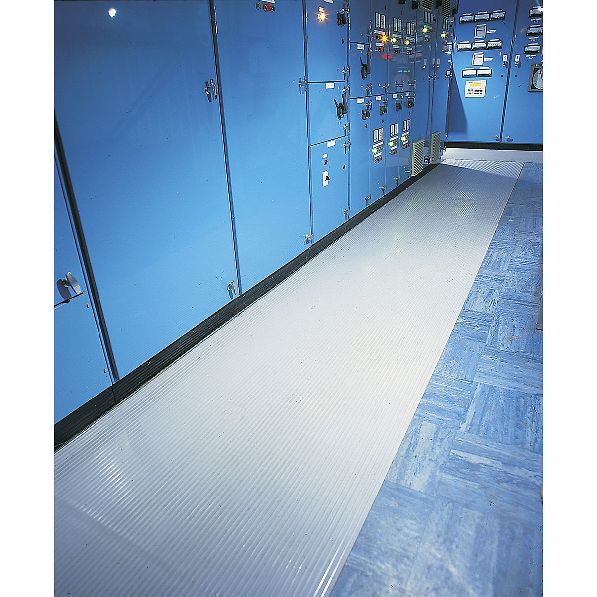 Plastex Flexi-Tred Heavy Duty Electrical Matting (Product illustration 2)-1