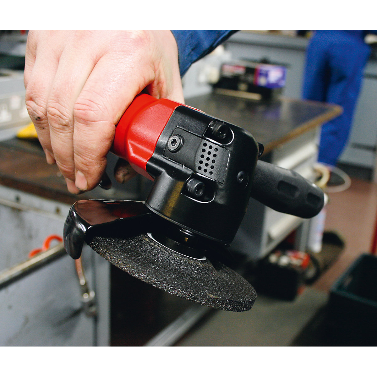Sealey 100mm Diameter Heavy-Duty Angle Air Grinder (Product illustration 4)-3