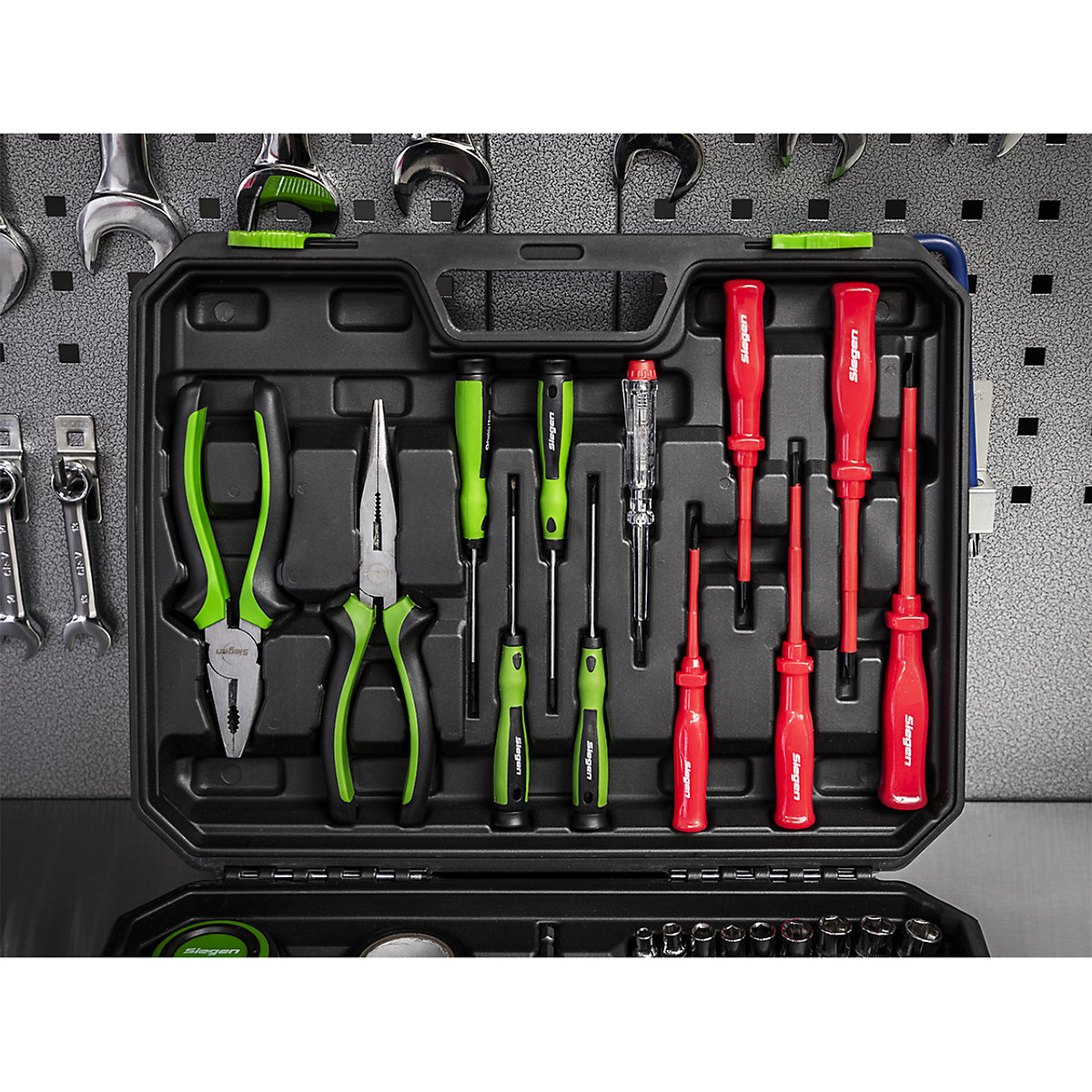 Sealey Siegen Tool Kit with Insulated & Microtip Screwdrivers | 73 Piece (Product illustration 9)-8