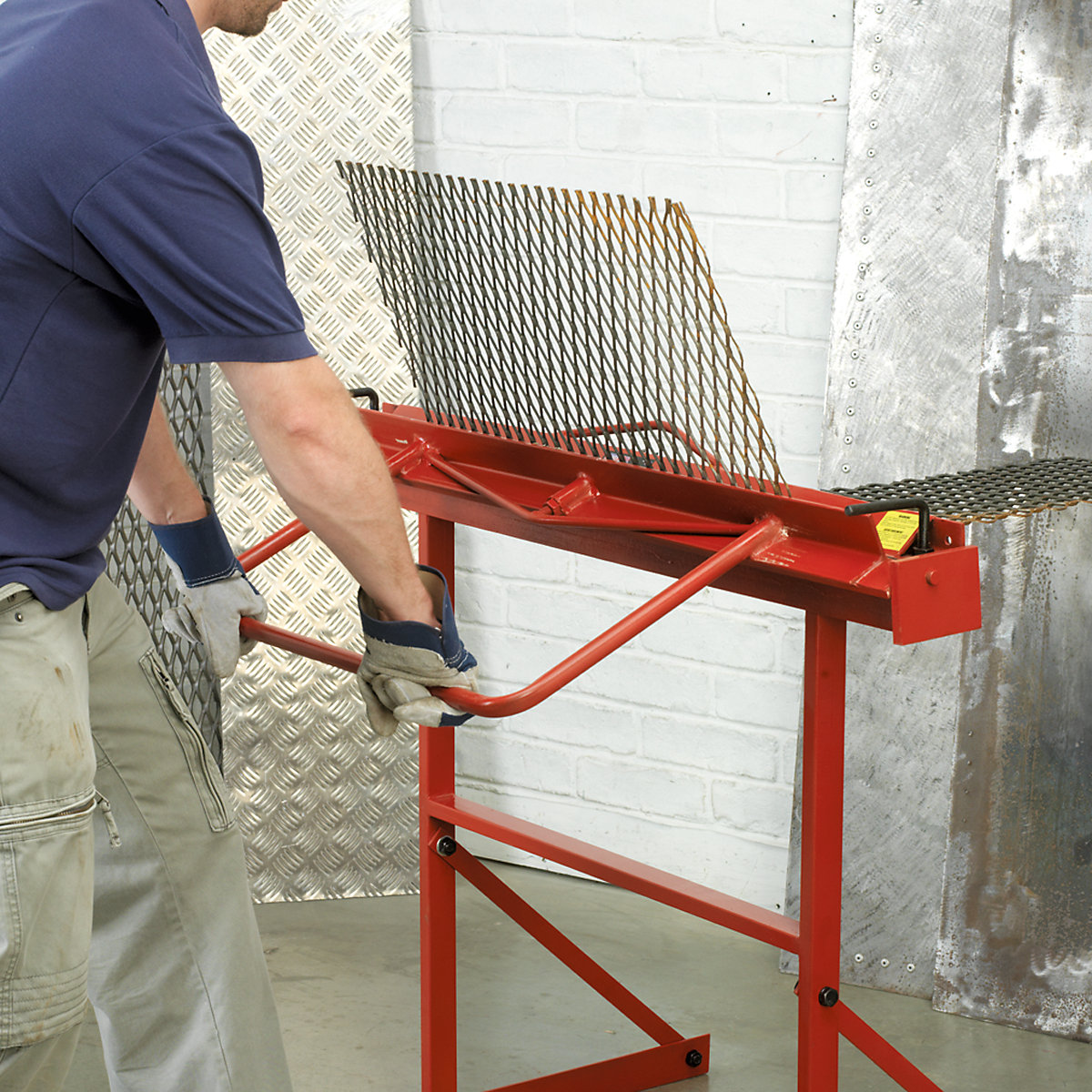 Sealey Floor Standing Sheet Metal Folder | 910mm (Product illustration 3)-2