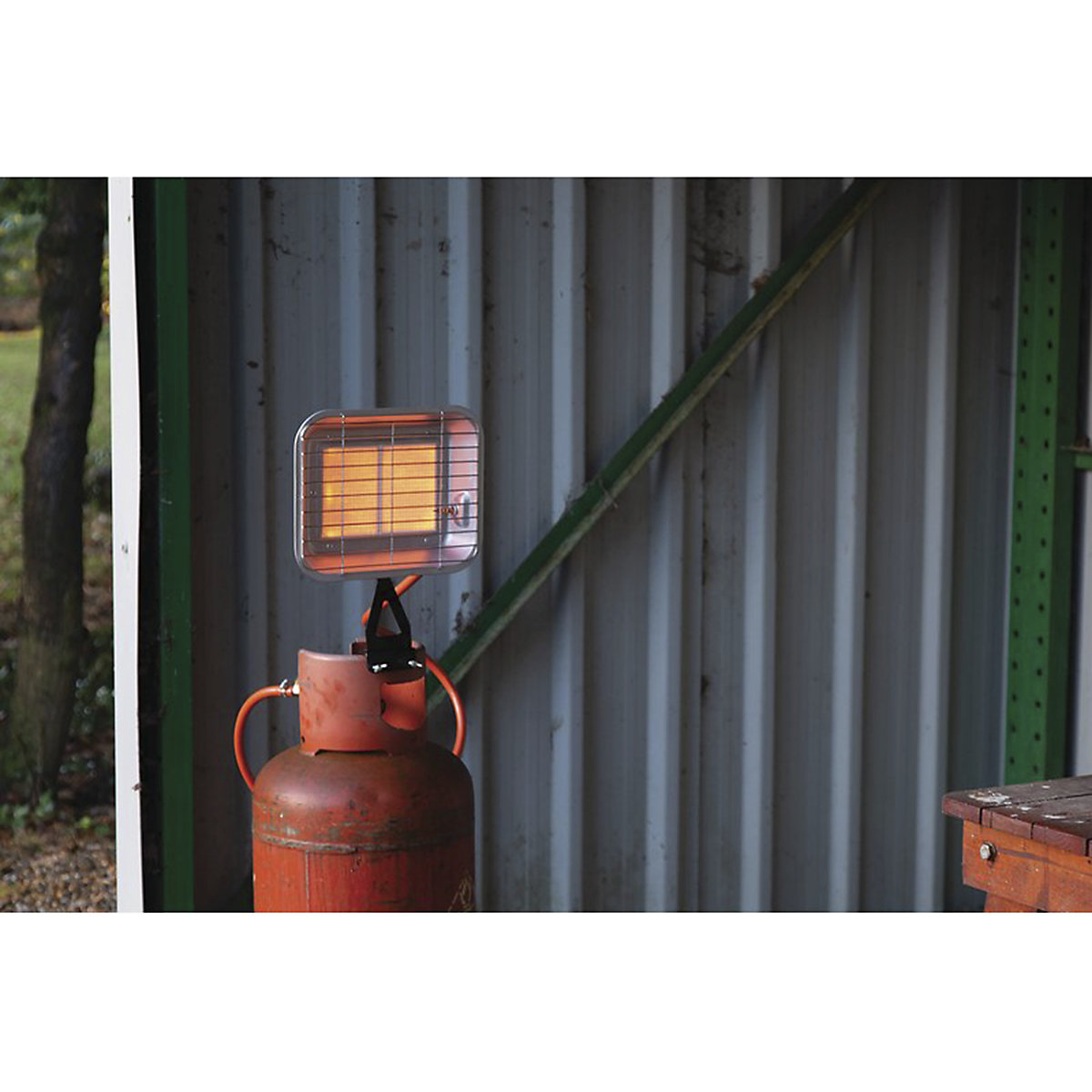 Draper Bottle-Mounted Propane Space Heater (Product illustration 2)-1