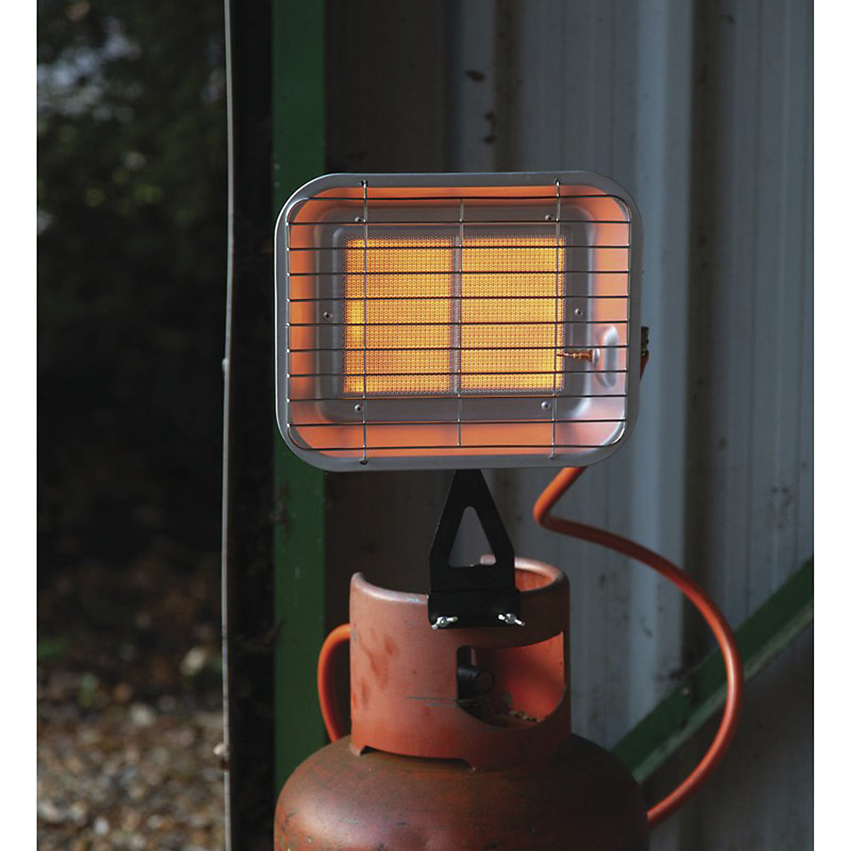 Draper Bottle-Mounted Propane Space Heater (Product illustration 3)-2