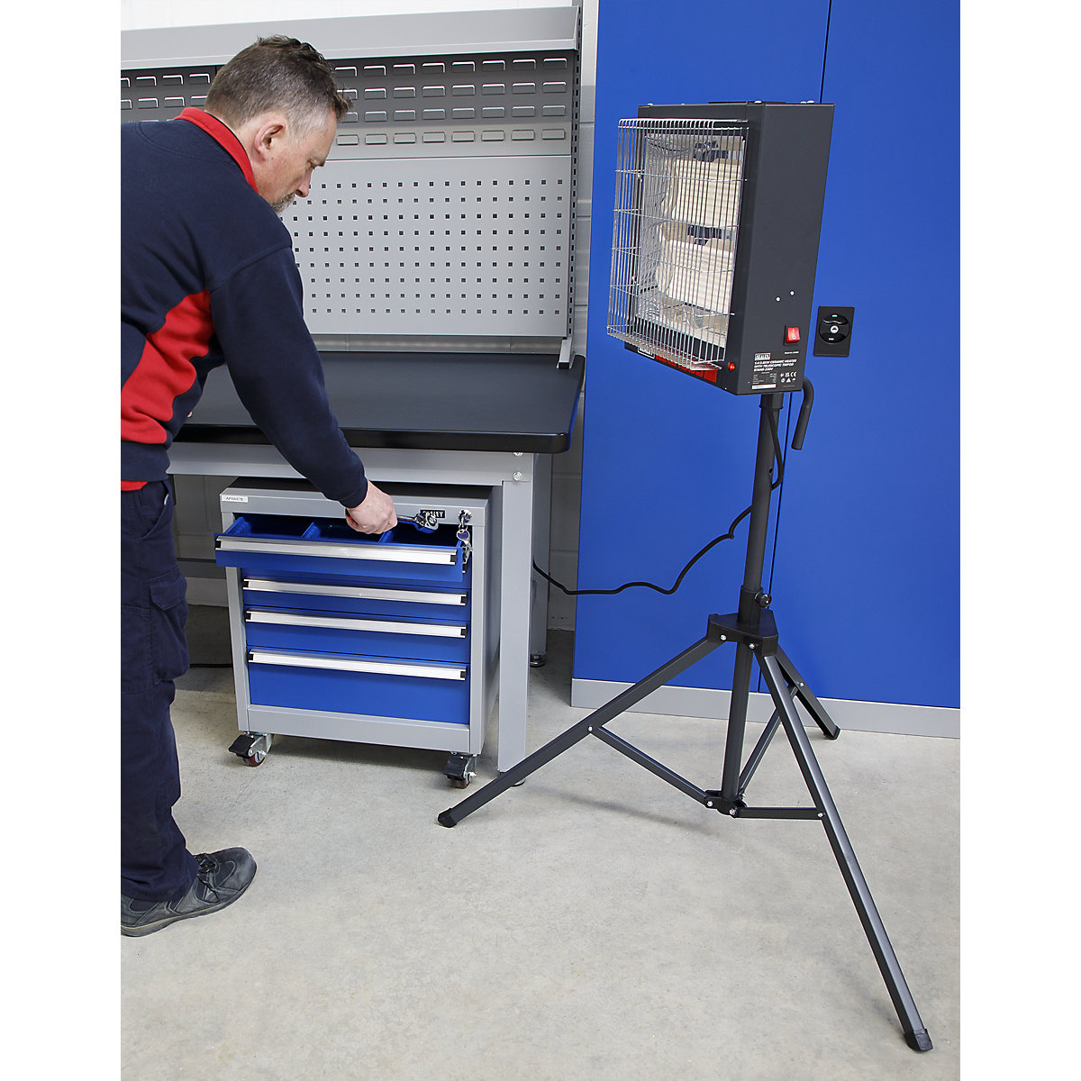 Sealey Cermaic Heater with Tripod Stand | 1.4/2.8kW | 230V (Product illustration 4)-3