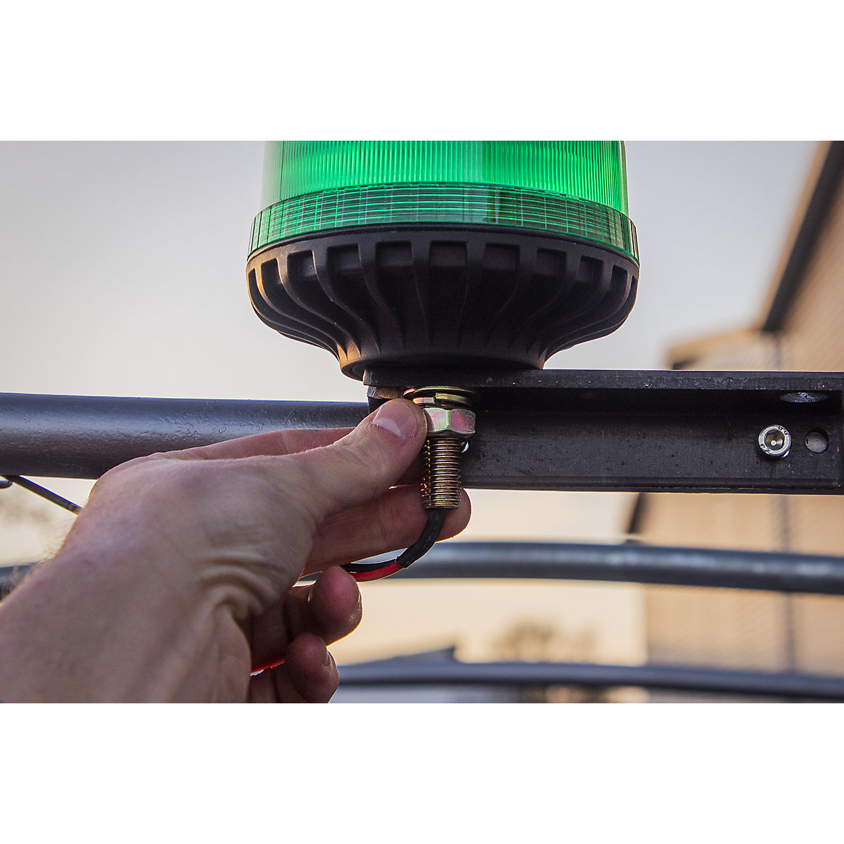 Sealey 12mm Bolt Fixing Warning Beacon | Green (Product illustration 2)-1