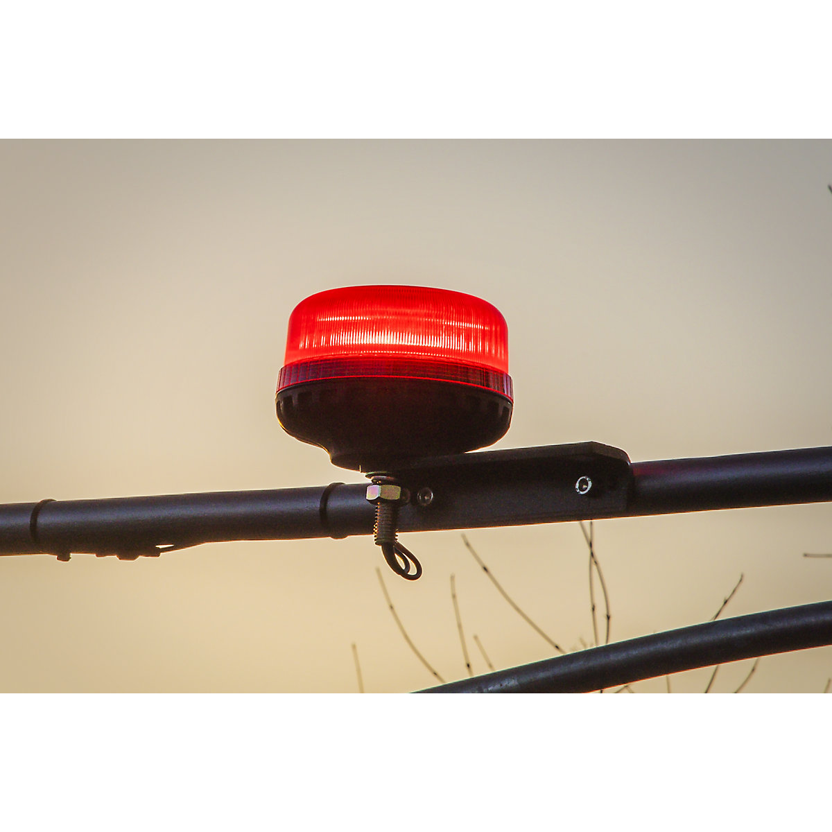 Sealey 12mm Bolt Fixing Warning Beacon | Red (Product illustration 4)-3