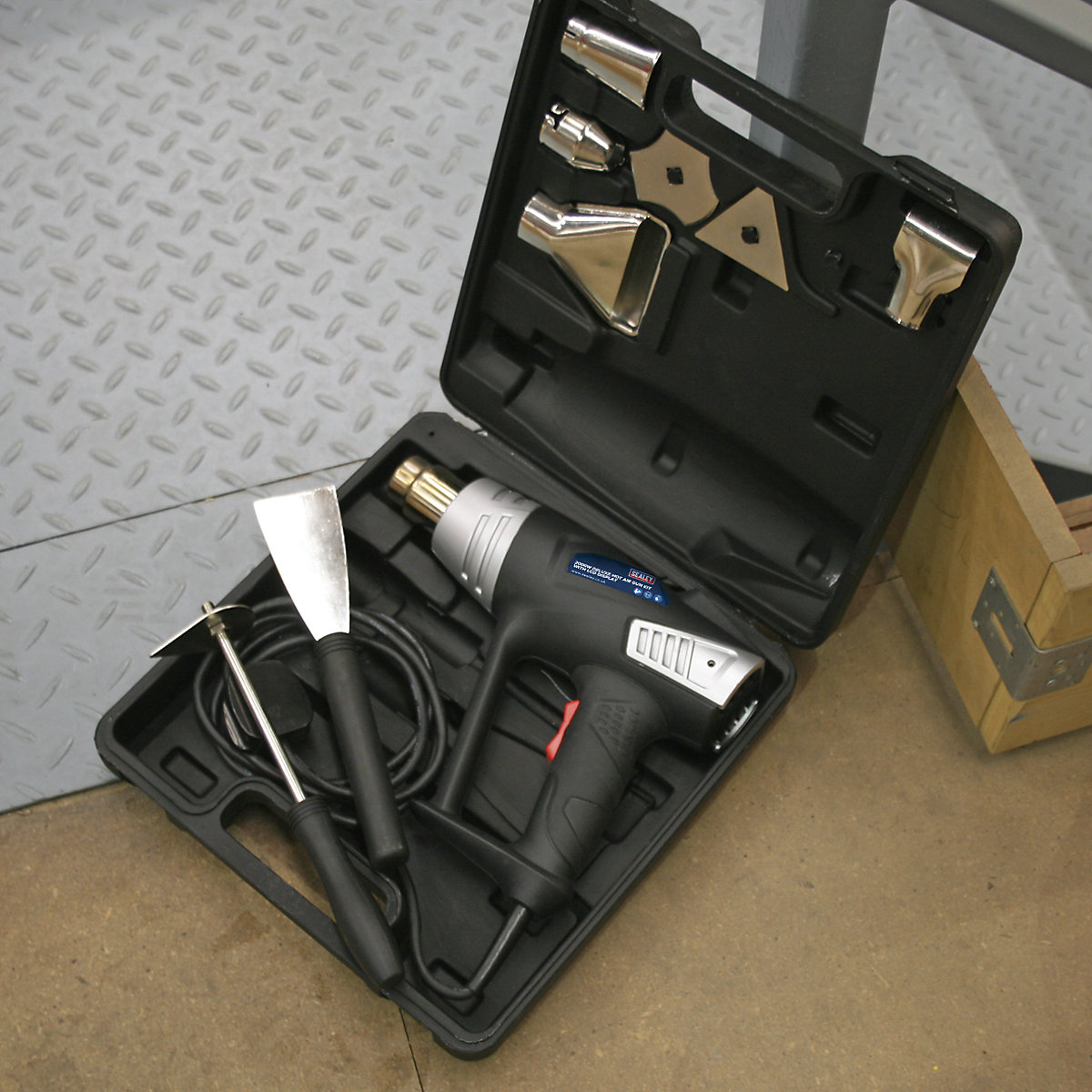 Sealey Deluxe Hot Air Gun Kit with LED Display | 80-6000C | 2000W (Product illustration 3)-2