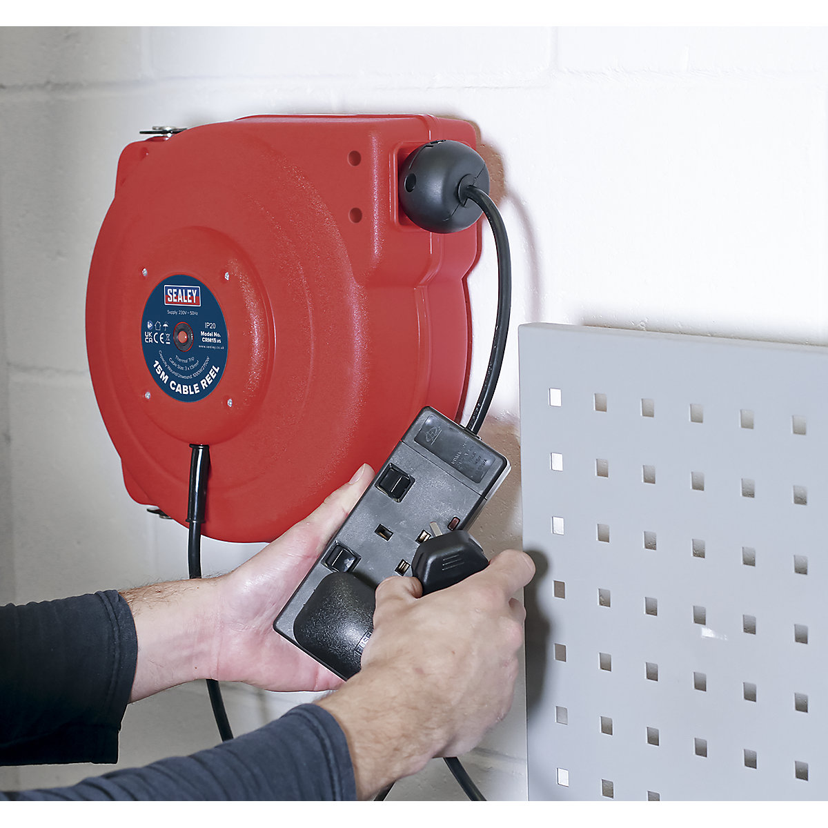 Sealey Retractable Electric Cable Reel System (Product illustration 4)-3