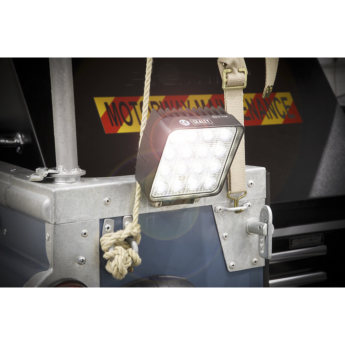 Sealey Square LED Work Light | 48W (Product illustration 2)-1