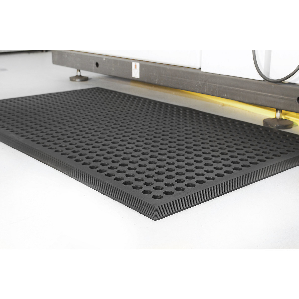 Worksafe perforated workstation matting – COBA (Product illustration 2)-1