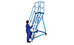Plattformleiter blau lackiert RAL 5019