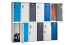 Schließfachschrank, je 1 Kleiderstange