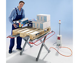 910 mm wide platform – with safety rail