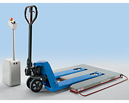E-shape with recess for pallet trucks or stackers