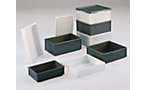 Stacking container made of polyethylene, without reinforcement ribs