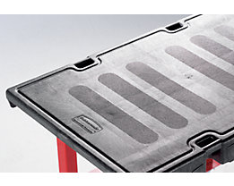<b>Non-slip surface</b><br/>The textured surface prevents loads from sliding around
