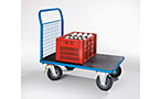 Plattformwagen mit 1 hohen Stirnwand aus Drahtgitter